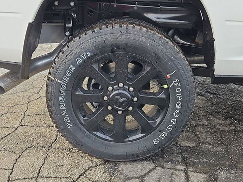 New 2026 RAM 2500 Laramie w/ Night Edition AWD/4WD image 9