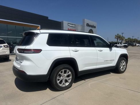 Used 2023 Jeep Grand Cherokee L Limited AWD/4WD image 7