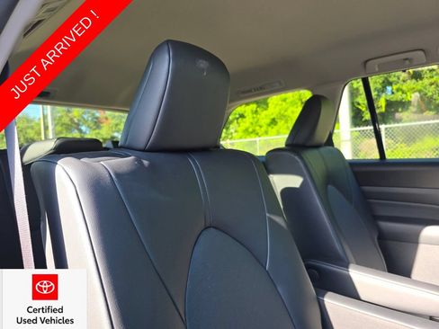 Certified 2024 Toyota Grand Highlander FWD image 18