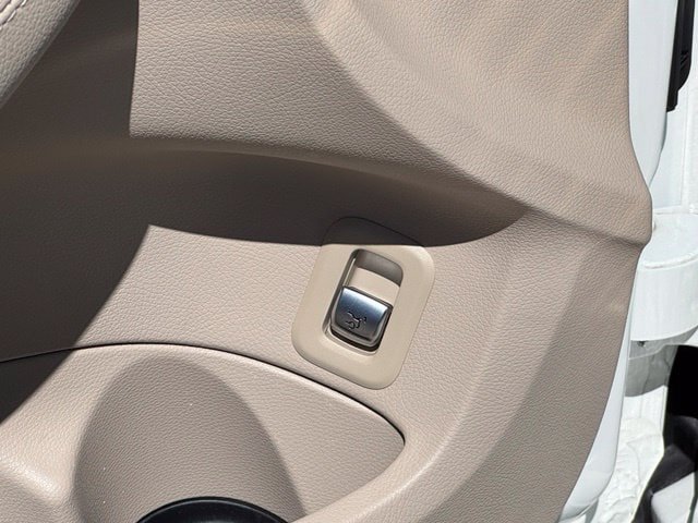 Used 2019 Mercedes-Benz C 300 4MATIC Sedan image 41