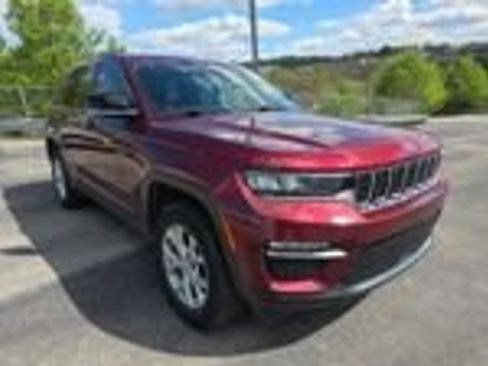 Used 2023 Jeep Grand Cherokee Limited AWD/4WD image 5