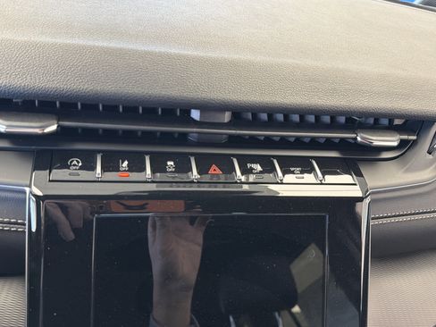 New 2025 Jeep Grand Cherokee Altitude image 18