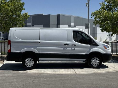 Used 2019 Ford Transit 250 130 Low Roof w/ Exterior Upgrade Package RWD image 9