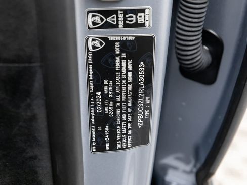 Used 2024 Lamborghini Urus Performante image 23