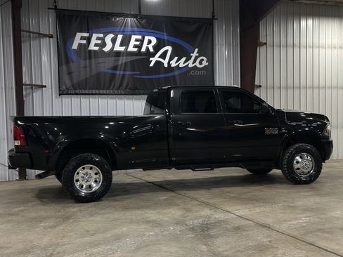 Used 2018 RAM 3500 Laramie w/ Sport Appearance Group image 11