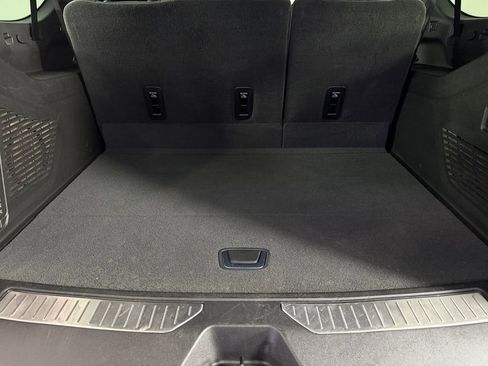 Used 2025 GMC Yukon XL Denali AWD/4WD image 35