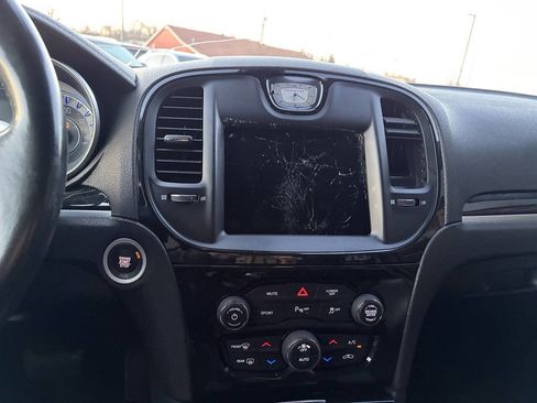 Used 2021 Chrysler 300 S image 22