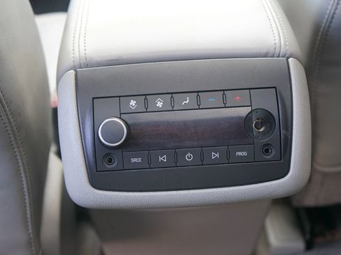 Used 2010 GMC Acadia SLT image 39