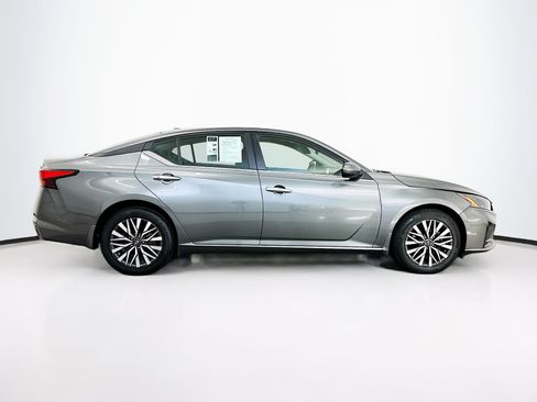 Used 2023 Nissan Altima 2.5 SV image 10