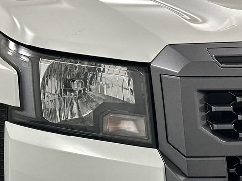 Used 2025 Nissan Frontier SV w/ SV Convenience Package image 24