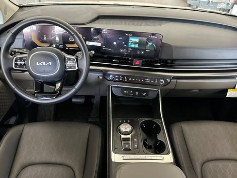 Used 2026 Kia Carnival LXS FWD image 14