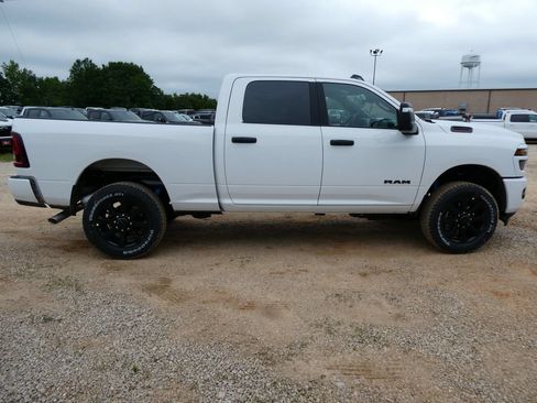 New 2026 RAM 2500 Big Horn AWD/4WD image 4