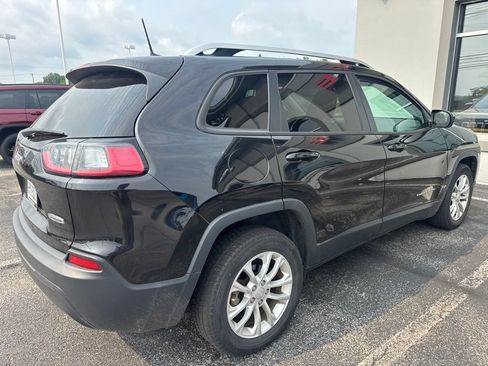 Used 2020 Jeep Cherokee Latitude w/ Cold Weather Group FWD image 9