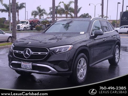 Used 2023 Mercedes-Benz GLC 300 4MATIC image 1