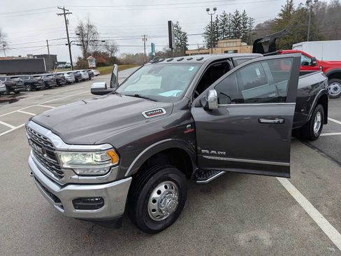 Used 2022 RAM 3500 Limited image 17