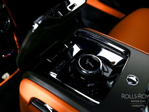 Certified 2020 Rolls-Royce Cullinan AWD/4WD image 21