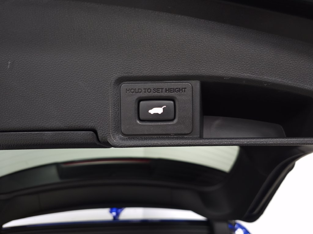 Used 2023 Acura RDX w/ Advance Package AWD/4WD image 9
