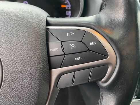 Used 2020 Jeep Grand Cherokee Laredo w/ Quick Order Package 2BN North image 31