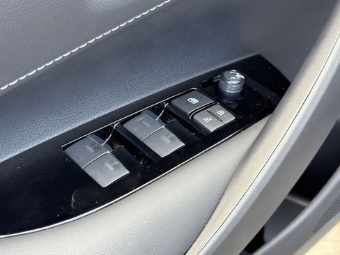 New 2026 Toyota Corolla SE FWD image 18