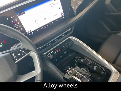 New 2025 Audi Q5 2.0T Premium Plus image 17