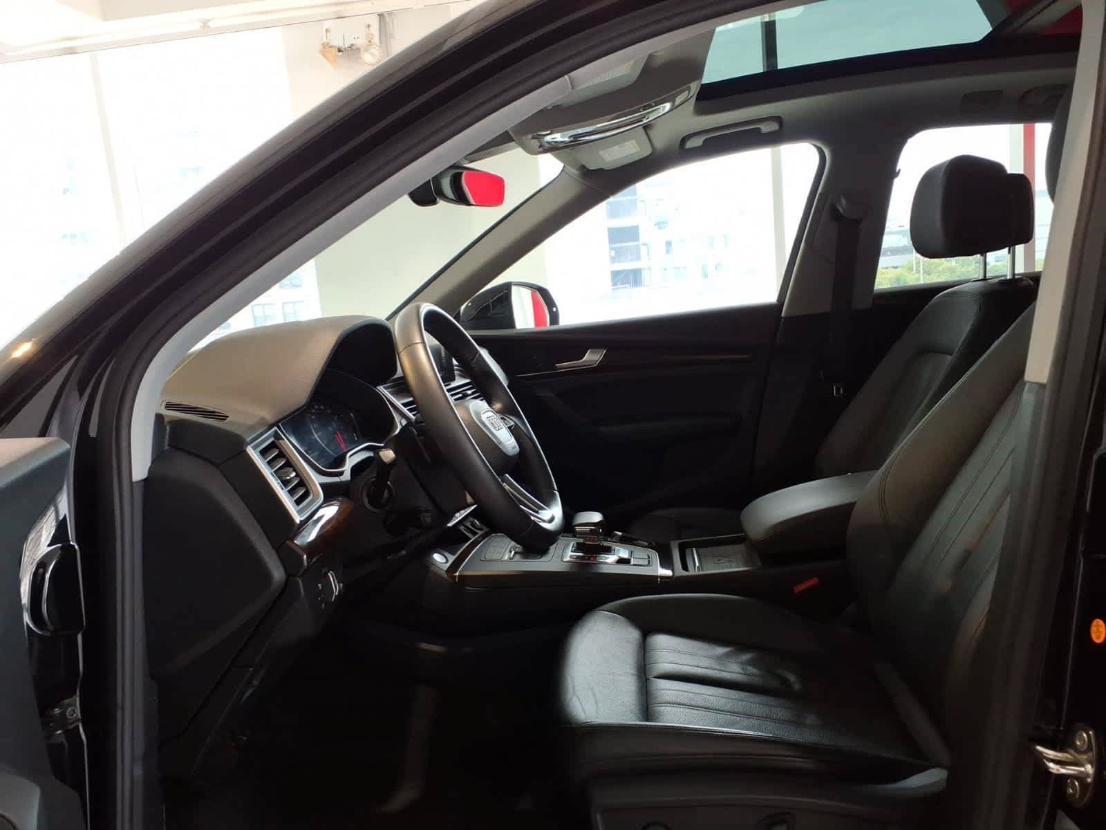 Used 2020 Audi Q5 2.0T Premium w/ Convenience Package AWD/4WD image 17