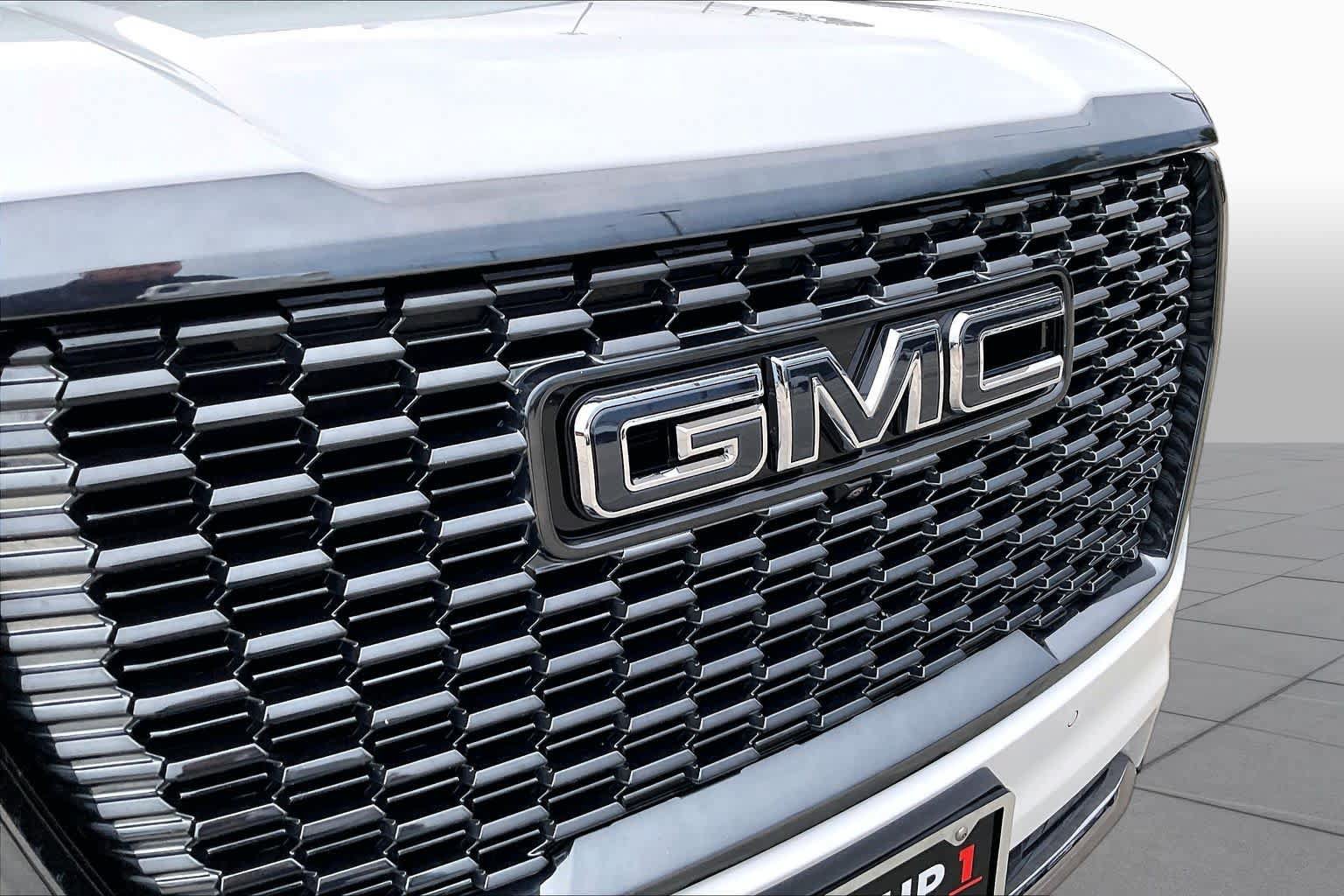 Used 2024 GMC Yukon Denali Ultimate AWD/4WD image 30