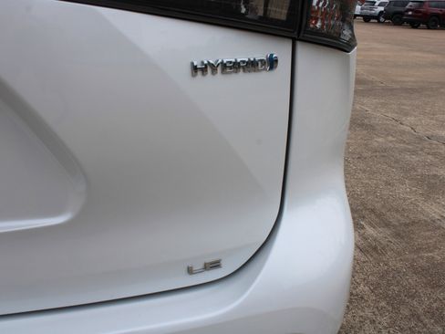 Used 2023 Toyota Highlander LE image 16