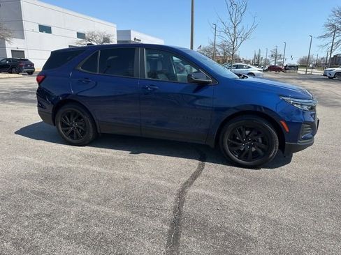 Used 2023 Chevrolet Equinox LS w/ LS Convenience Package image 2