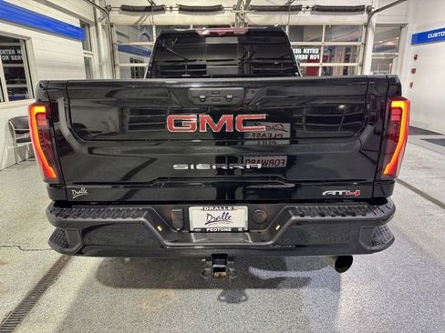 Used 2024 GMC Sierra 3500 AT4 w/ AT4 Premium Plus Package image 10