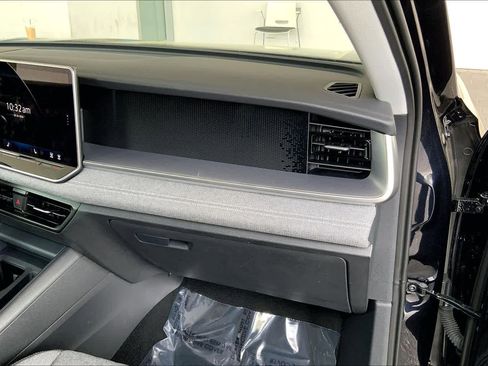 Used 2025 Volkswagen Tiguan S image 18