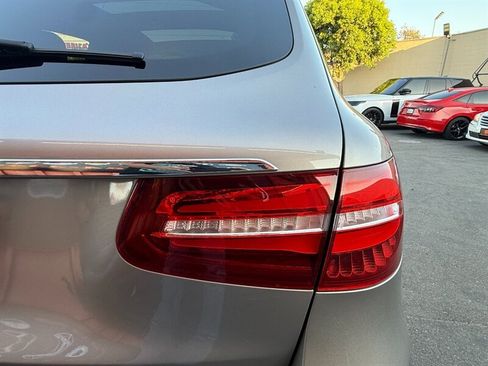 Used 2019 Mercedes-Benz GLC 300 w/ Premium Package image 12