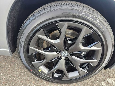 New 2026 Lexus TX 500h AWD image 9