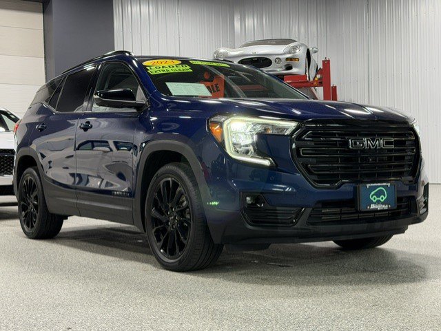 Certified 2023 GMC Terrain SLT w/ Infotainment Package II AWD/4WD image 5
