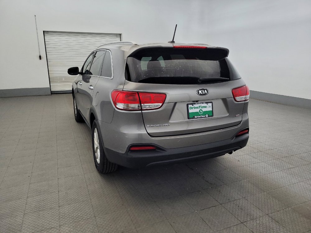 Used 2017 Kia Sorento AWD image 6