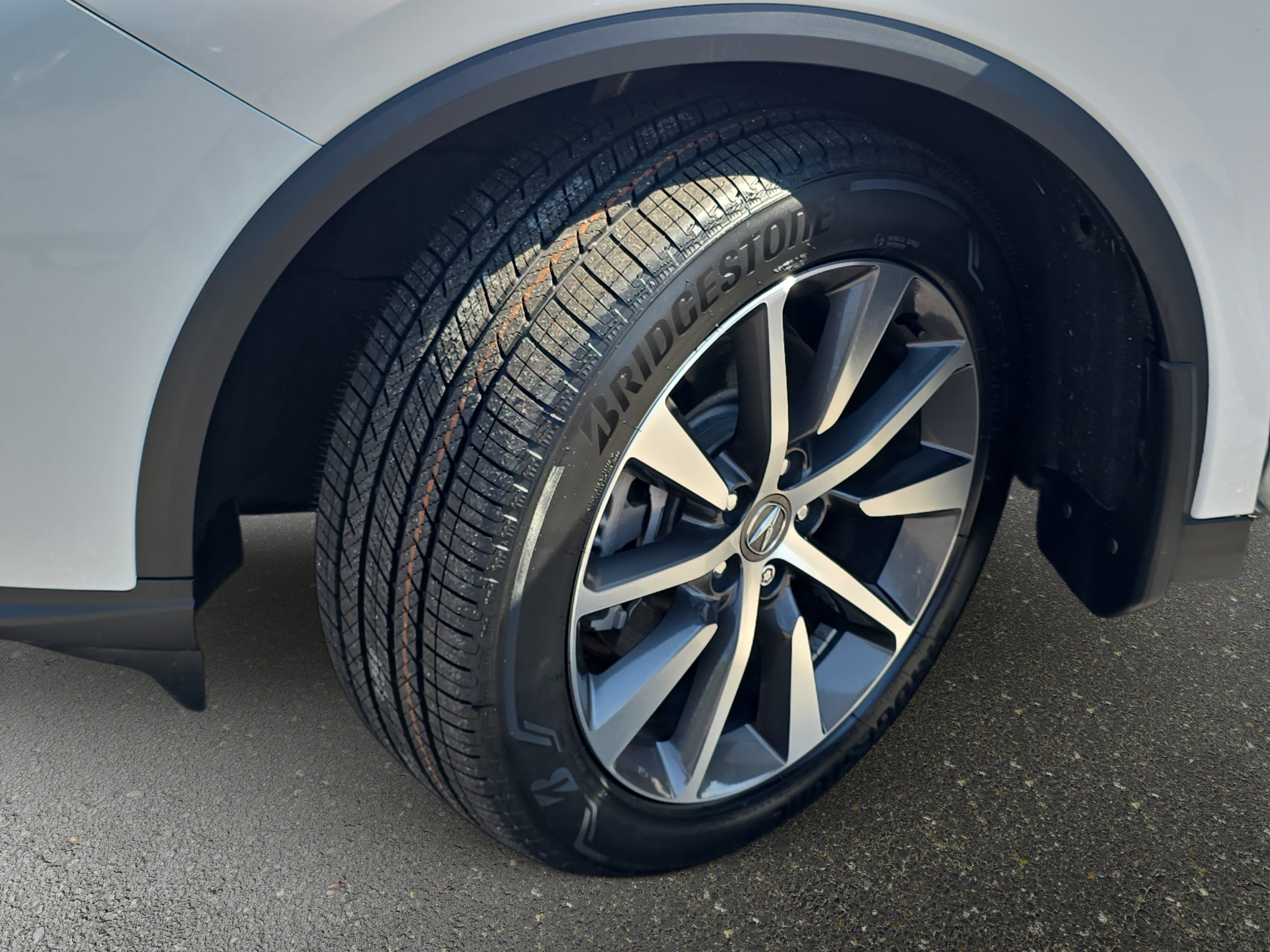 Certified 2025 Acura MDX w/ Technology Package FWD image 33