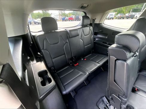 Used 2020 Kia Telluride S w/ S 8 Passenger Seating Package AWD/4WD image 17