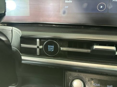 Used 2024 Hyundai Santa Fe SEL FWD image 20