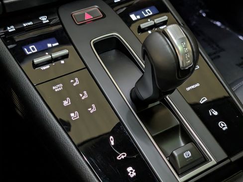 Certified 2026 Porsche Macan S AWD/4WD image 40