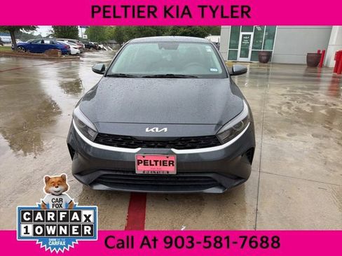 Used 2022 Kia Forte LXS w/ LXS Technology Package image 2