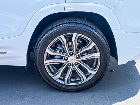 Used 2020 GMC Terrain Denali w/ Denali Premium Package FWD image 10