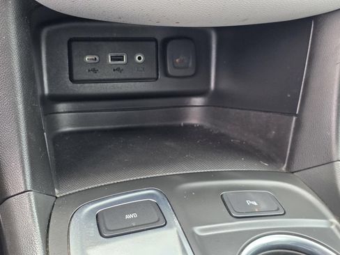 Used 2023 Chevrolet Equinox LT AWD/4WD image 19