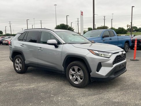 Used 2025 Toyota RAV4 XLE FWD image 3