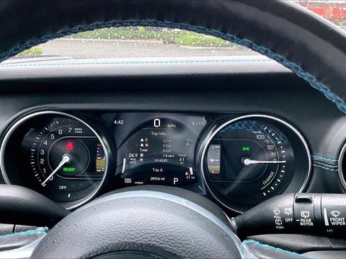 Used 2022 Jeep Wrangler Unlimited Rubicon 4xe w/ Cold Weather Group AWD/4WD image 23