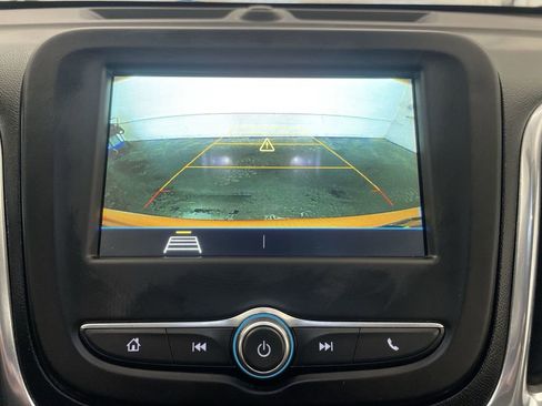 Used 2019 Chevrolet Equinox LT FWD image 8