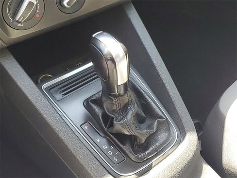 Used 2017 Volkswagen Jetta S w/ Jetta S Cold Weather Package image 30