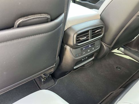 Certified 2024 Honda Pilot EX-L image 9