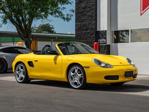 Used 1998 Porsche Boxster RWD image 17