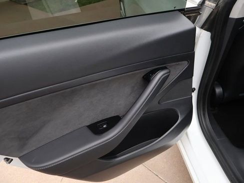 Used 2020 Tesla Model 3 Standard Range Plus RWD image 11