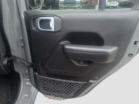 Used 2020 Jeep Gladiator Rubicon w/ LED Lighting Group image 12