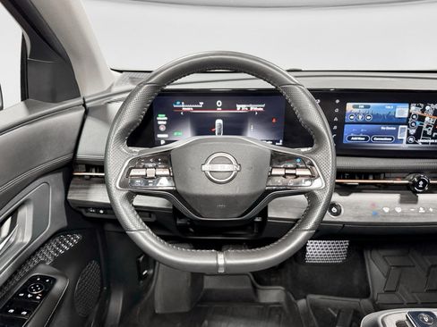 Used 2023 Nissan Ariya FWD image 9